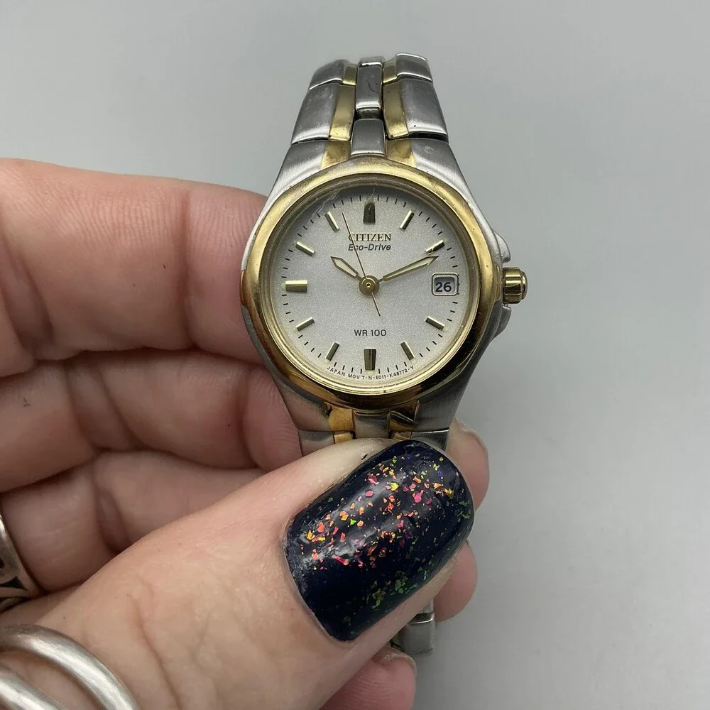 Citizen Eco-Drive Womens Watch 24mm Silver Dial Date E011-K15711 Two Tone 6